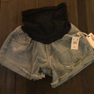 New with tags Jessica Simpson maternity shorts.